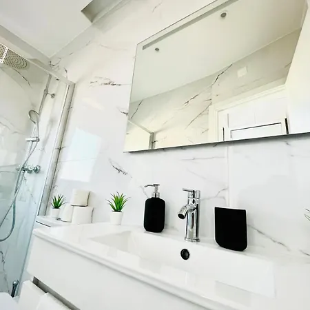 High Standard Flat Lisbon, Memorable Lisboa